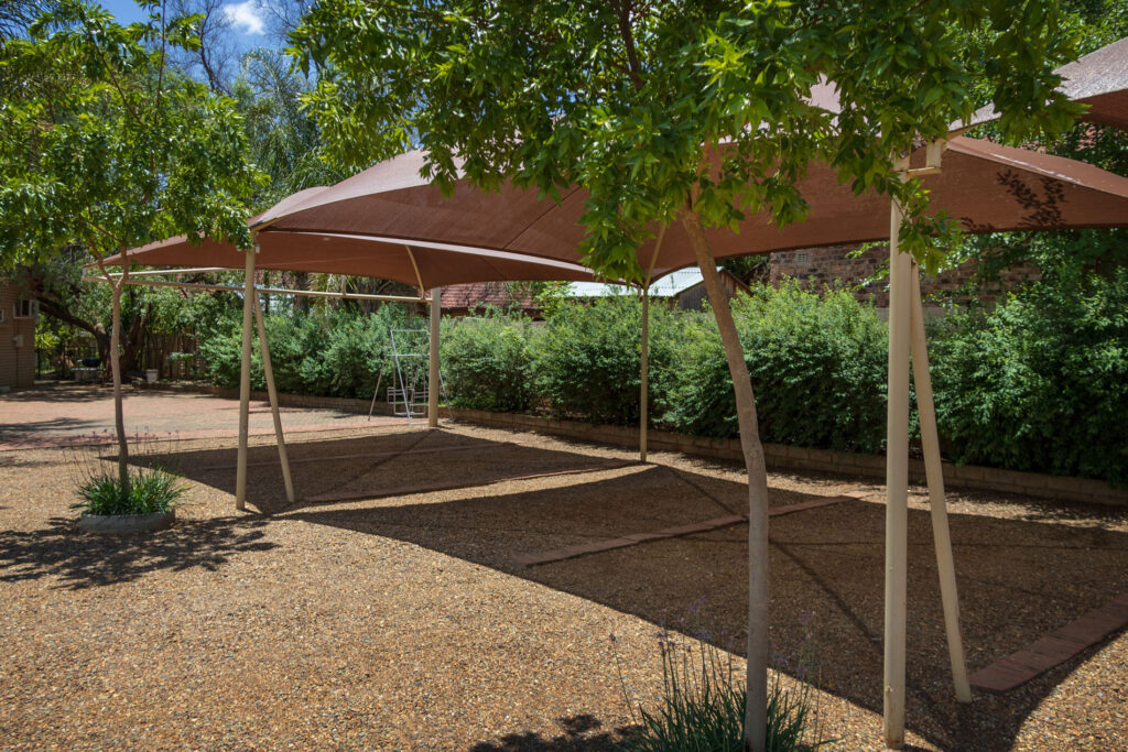 Park Living Guesthouse - Covered Parking Area