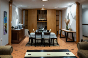 Park Living Guesthouse - Dining area